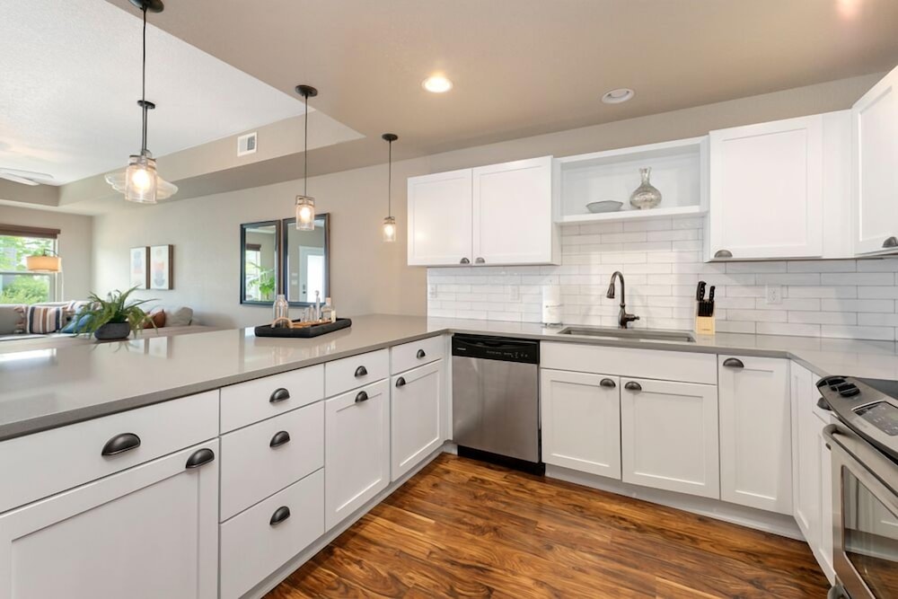 Amazing Urban Townhome near Breweries & River - photo 6