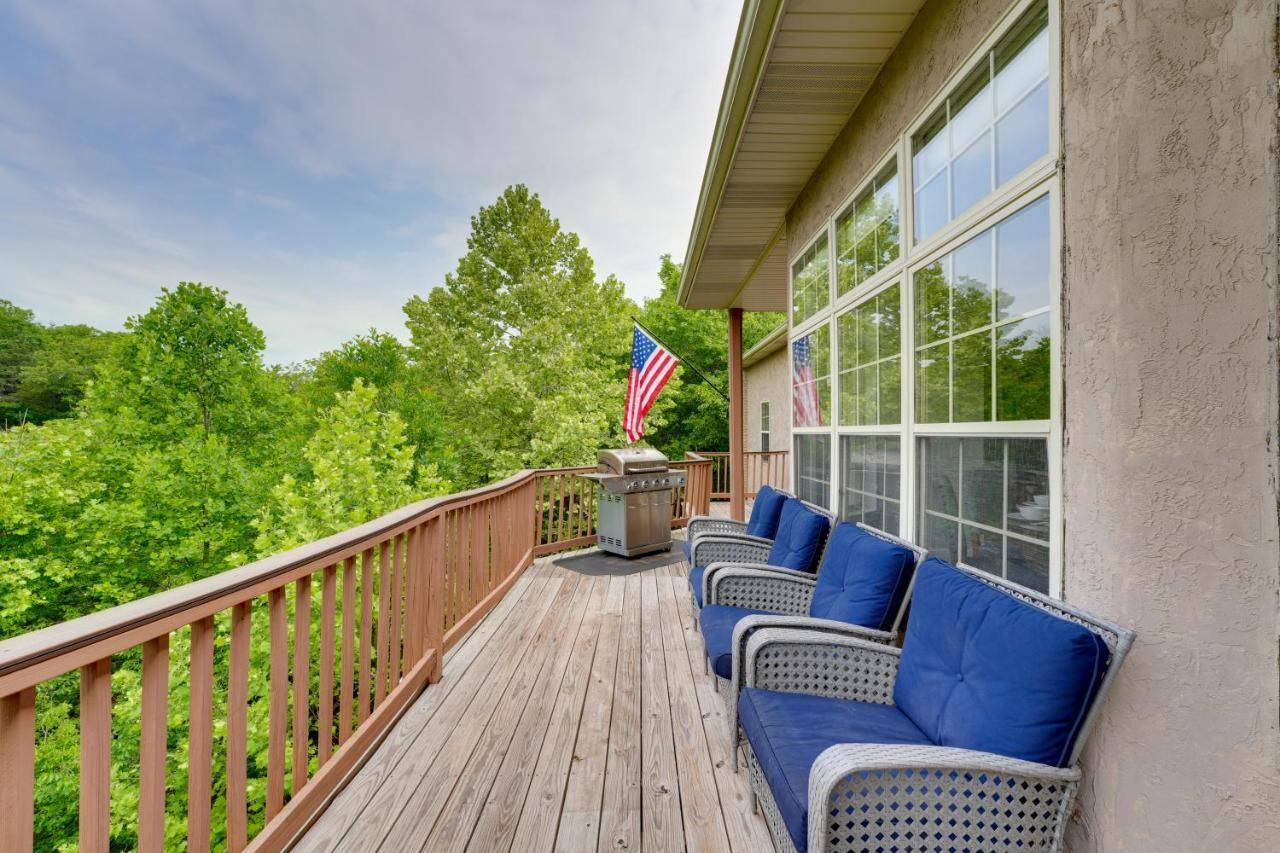 4 Mi To Branson Landing Huge Home with Game Room — 4-Star Luxury Hotel in Branson, United States