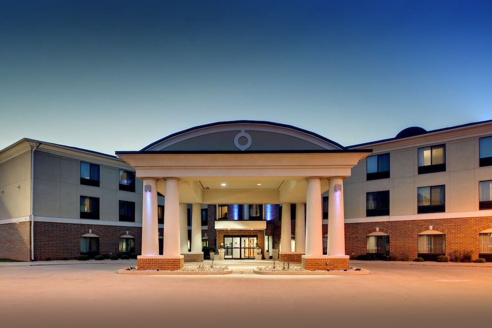 Holiday Inn Express Hotel & Suites Peru Lasalle Area by IHG - photo 62