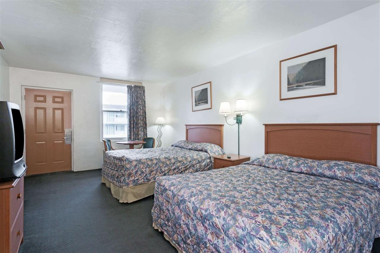 Americas Best Value Inn Wendover - photo 14