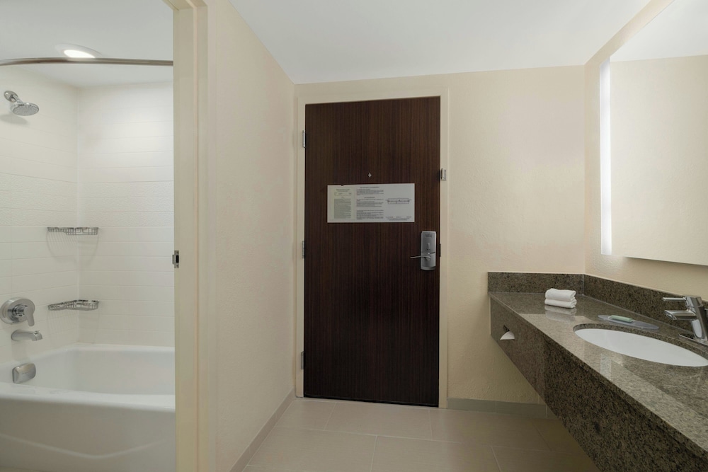 Fairfield by Marriott Inn & Suites Herndon Reston - photo 19