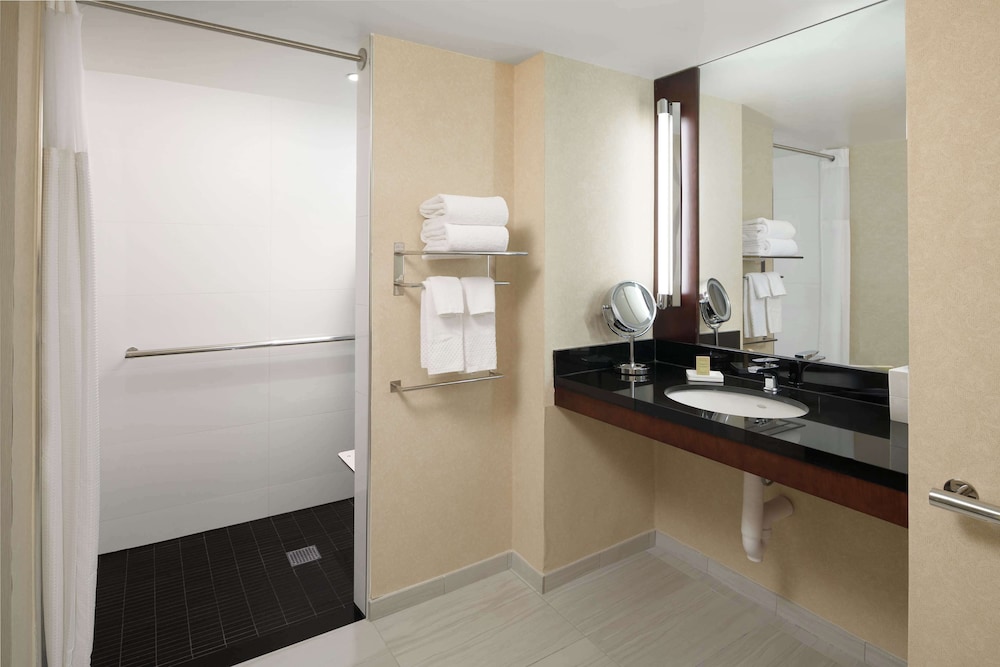 Hilton Charlotte Uptown - photo 43