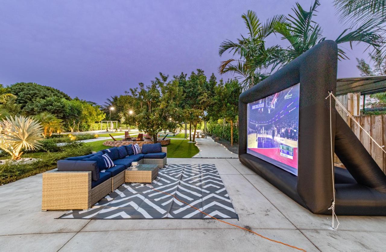 Mega Fun Villa Northwest Miami By The Glamhomes — 4-Star Luxury Hotel in Miami, United States