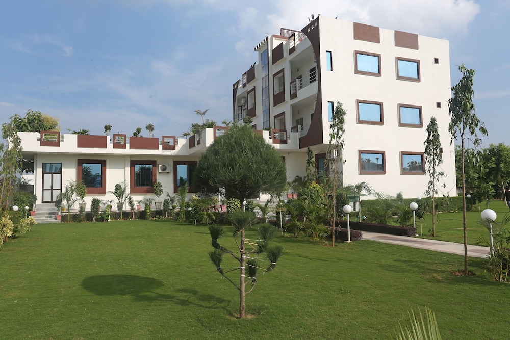 Oyo 18301 Hotel A One in Alwar, India