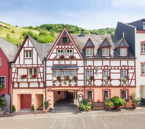 Alter Posthof Ferienwohnungen — 4-Star Luxury Hotel in Bernkastel-Kues, Germany