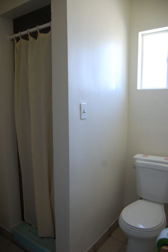 Pacific Motel - photo 27