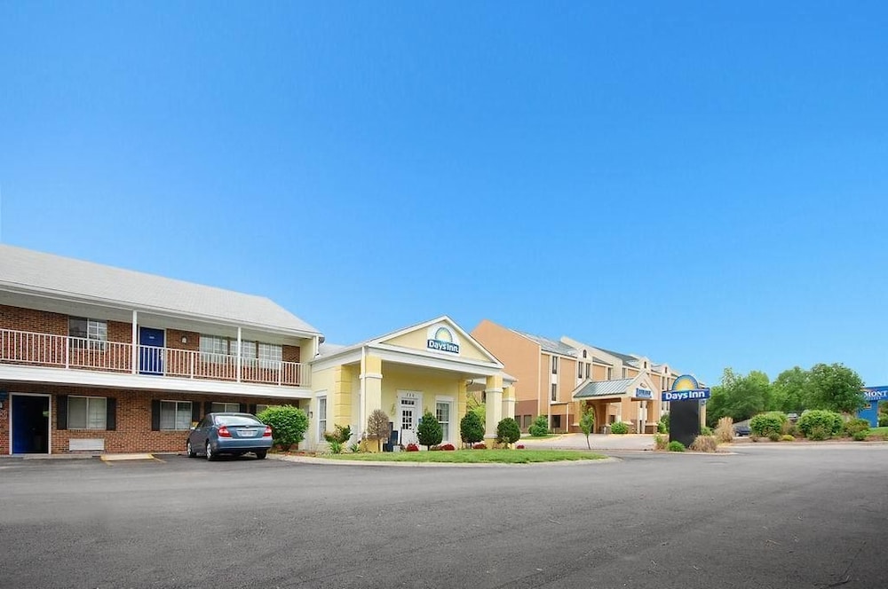 Days Inn by Wyndham KU Lawrence - featured photo