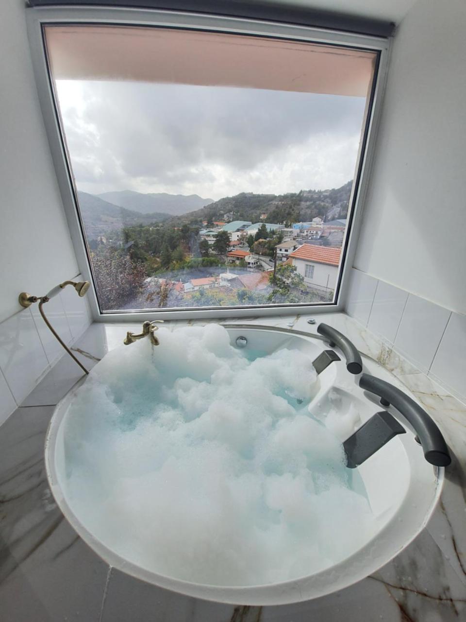 Aprosmeno Jacuzzi House 1