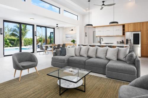 Villa Seadream Upper East Side Enclave #16 — 4-Star Luxury Hotel in Providenciales, Turks and Caicos Islands