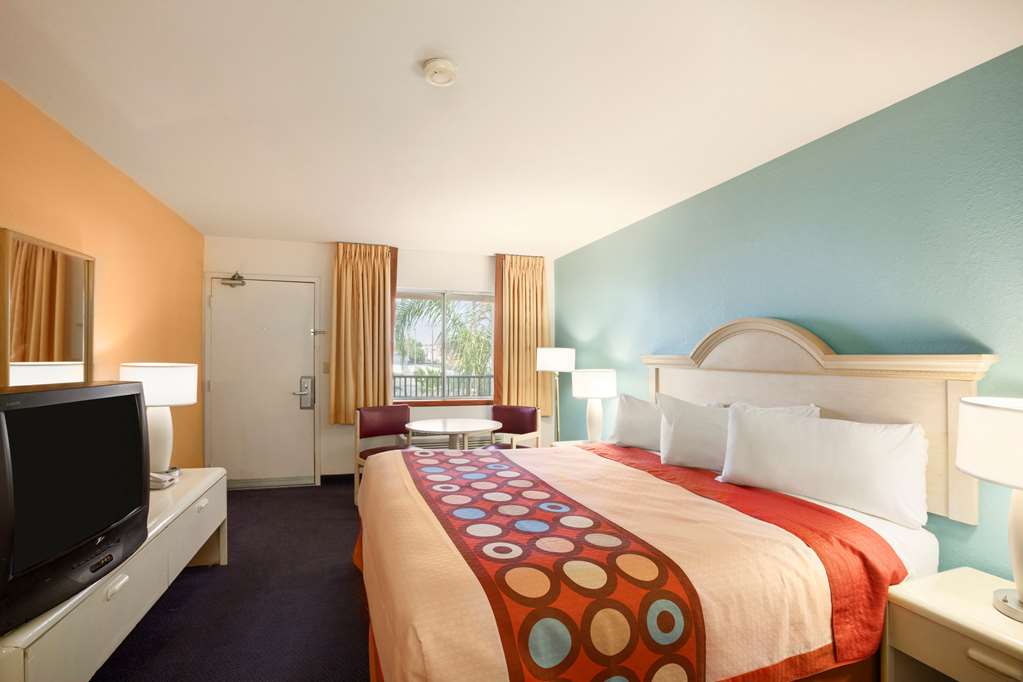 Super 8 by Wyndham Indio - photo 10