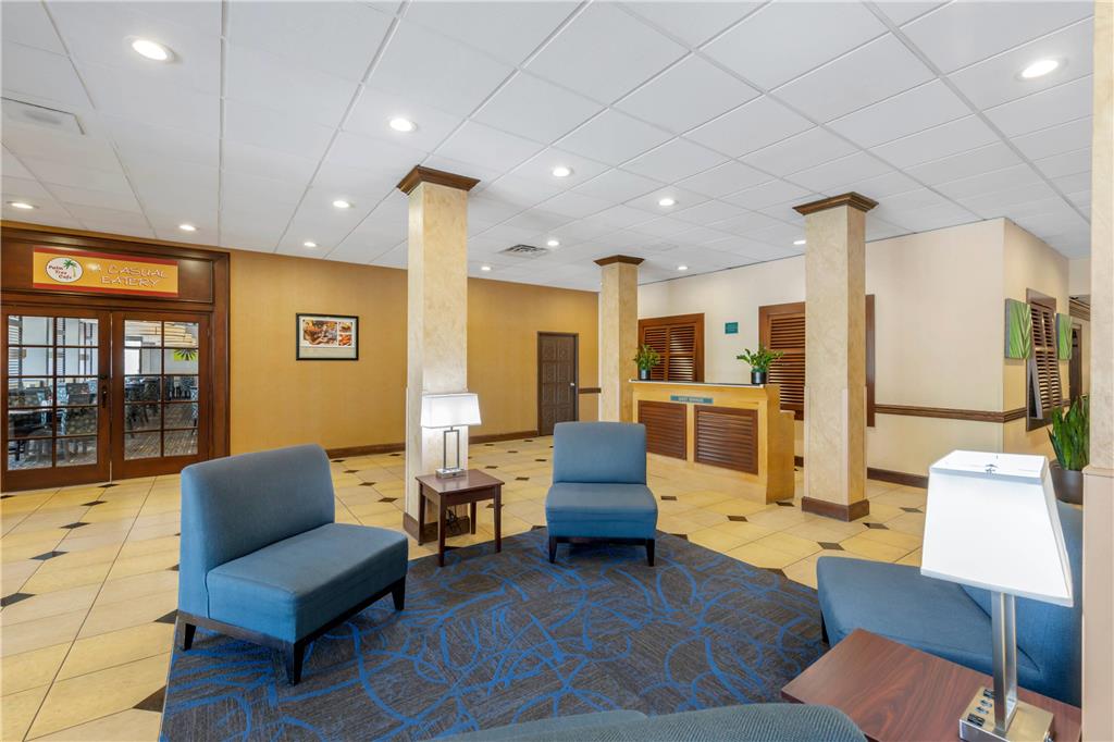 Clarion Hotel Anaheim Resort - photo 8