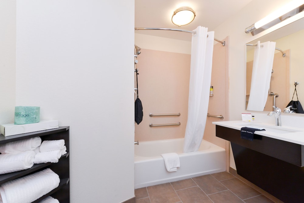 Candlewood Suites Terre Haute by IHG - photo 28