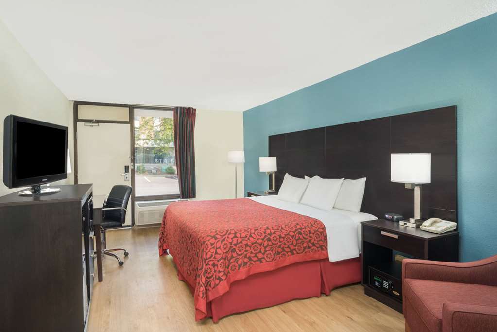 Days Inn by Wyndham Raleigh Midtown - photo 16