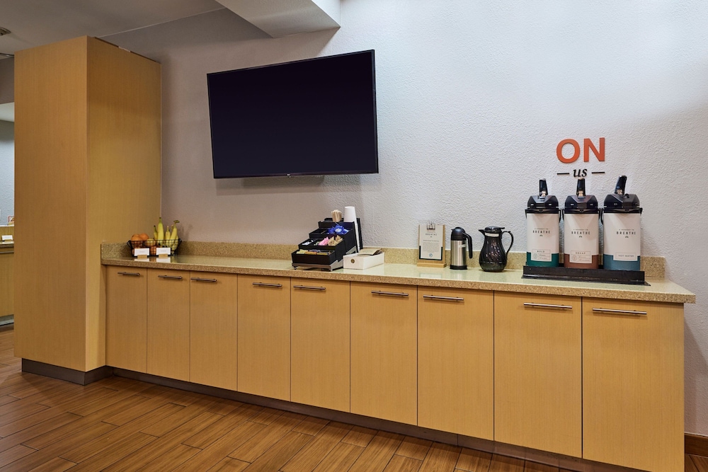 TownePlace Suites by Marriott Medford - photo 28