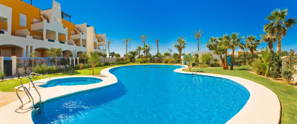 Apartamentos Paraiso Playa — 4-Star Luxury Hotel in Vera, Spain