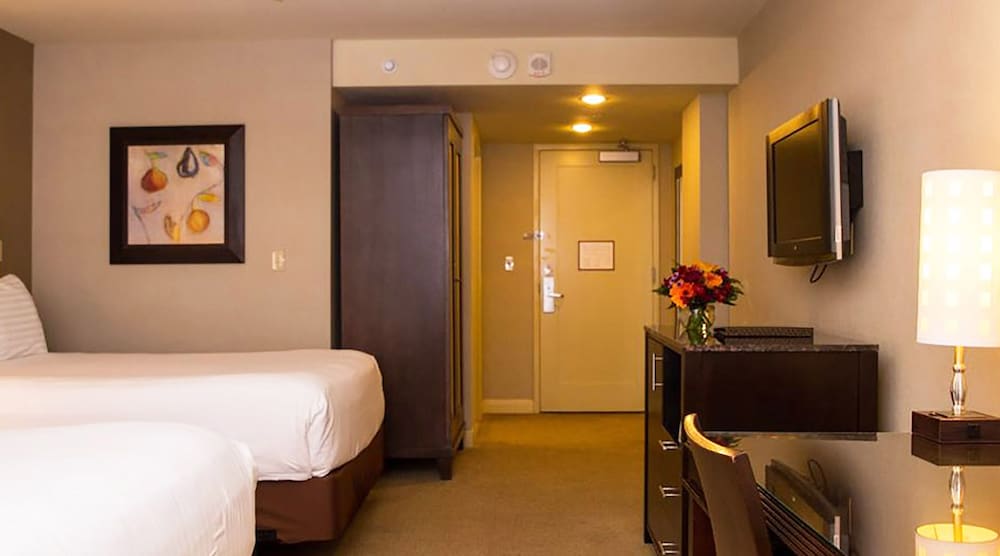 Isle Casino Hotel Bettendorf - photo 15