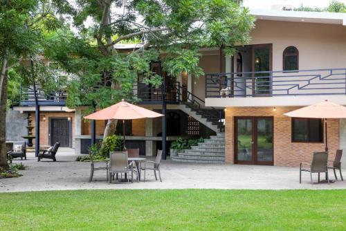 Garden Estate 5 Minutes from Beach Ideal for Large Groups — Sayulita — photo 4