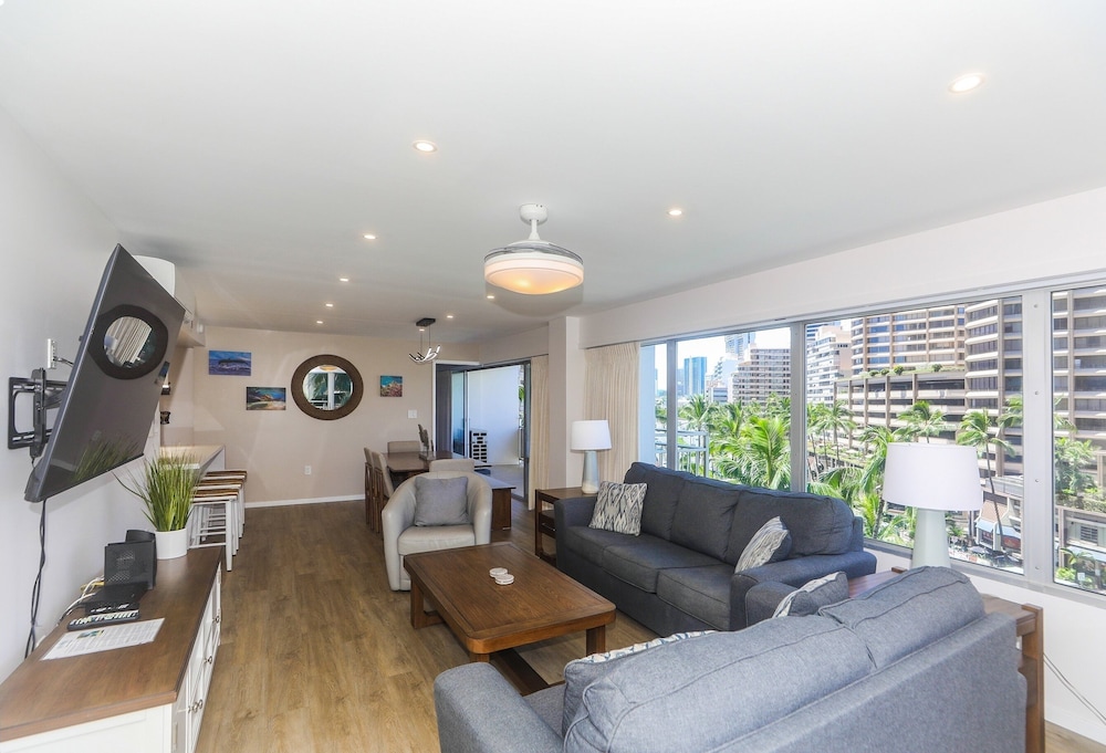 Fully Furnished Ilikai Tower 525 Condo With Free Wifi Near Best Waikiki Beaches by RedAwning - photo 11