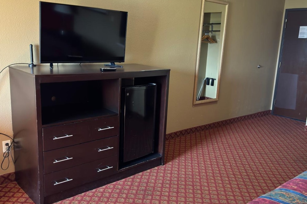 Surestay Plus Hotel by Best Western Oklahoma City North - photo 2