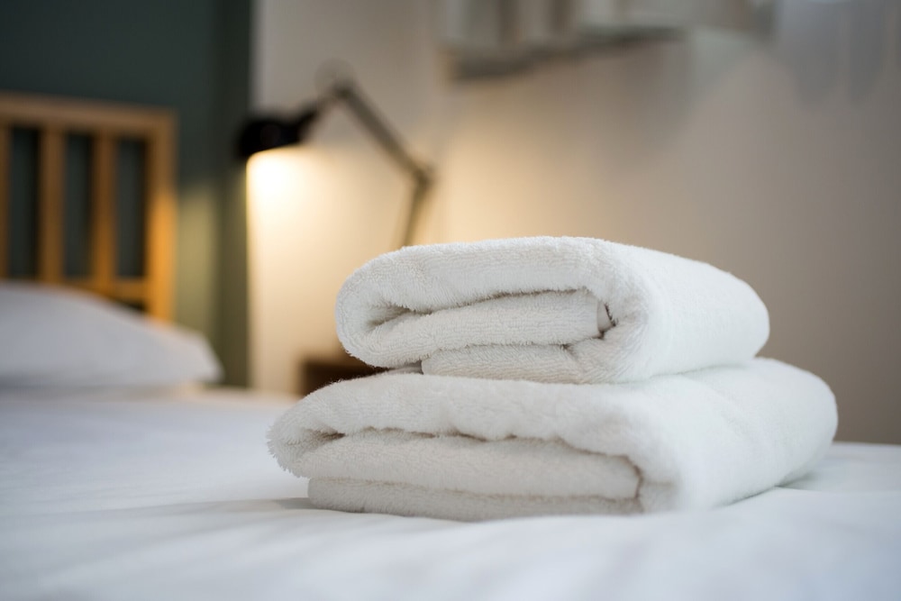 Isla de Tambo - carbon neutral hotel in Poio