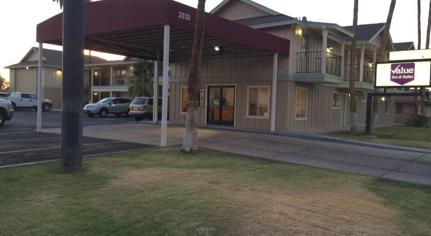Value Inn & Suites - carbon neutral hotel in El Centro