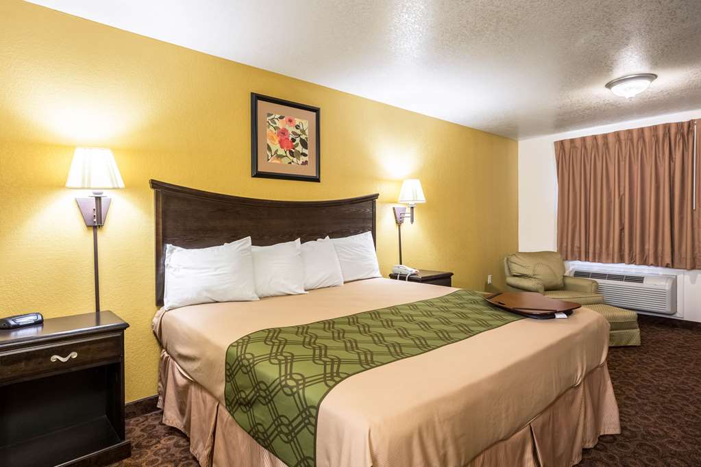 Econo Lodge Inn & Suites Searcy - photo 11