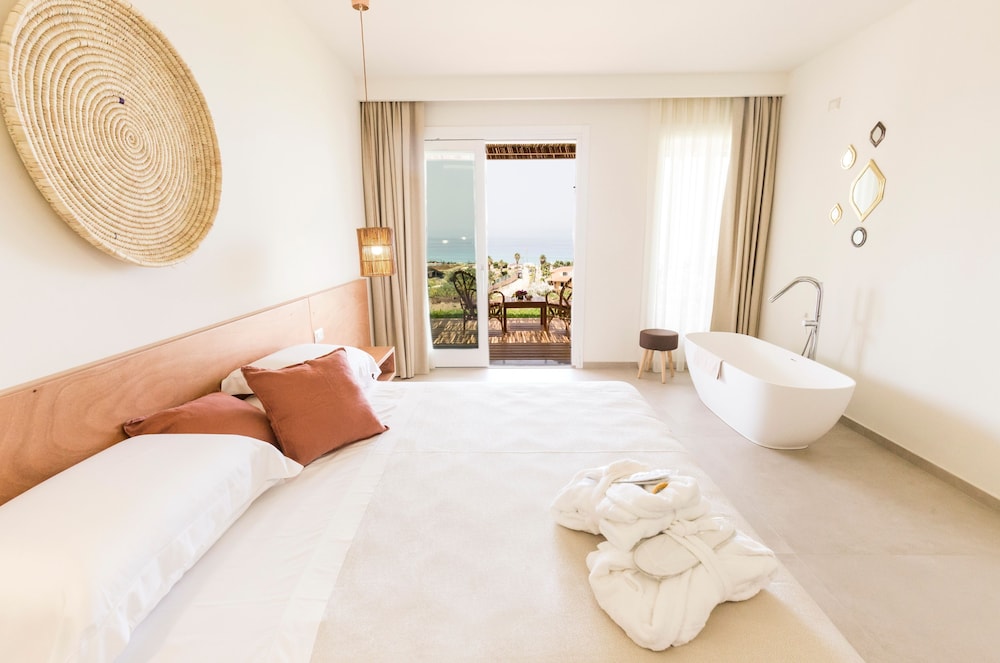 Armacera Resort — hotel in Zambrone