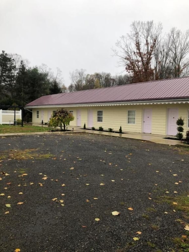 Oakes Oramel Inn - photo 11