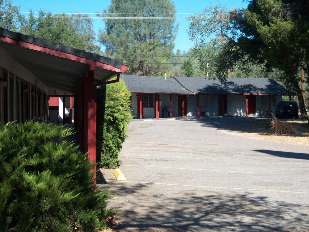 Shasta Dam Motel - photo 19