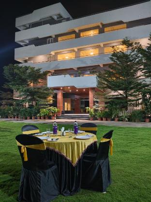 Shaurya Resorts & Lawns Jalna in Jalna, India