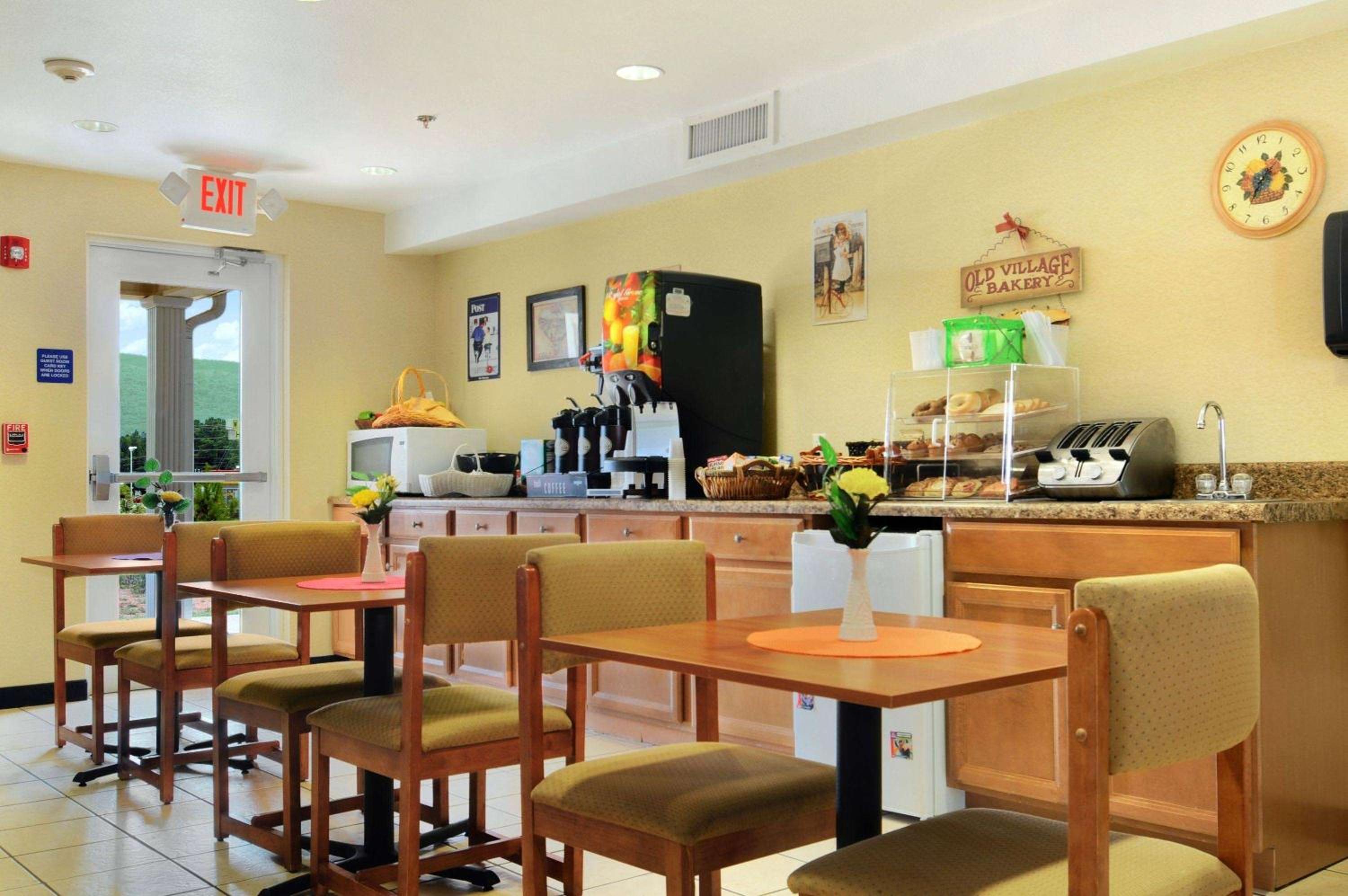 Microtel Inn & Suites by Wyndham Huntsville - photo 6