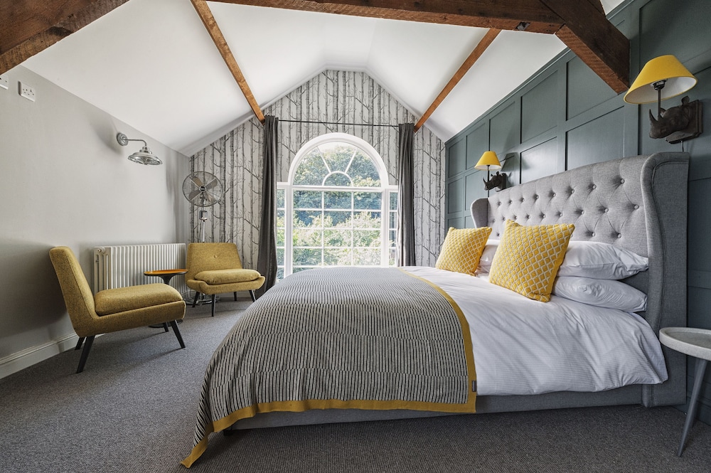 The Coach House — 4-Star Luxury Hotel in Derby, United Kingdom