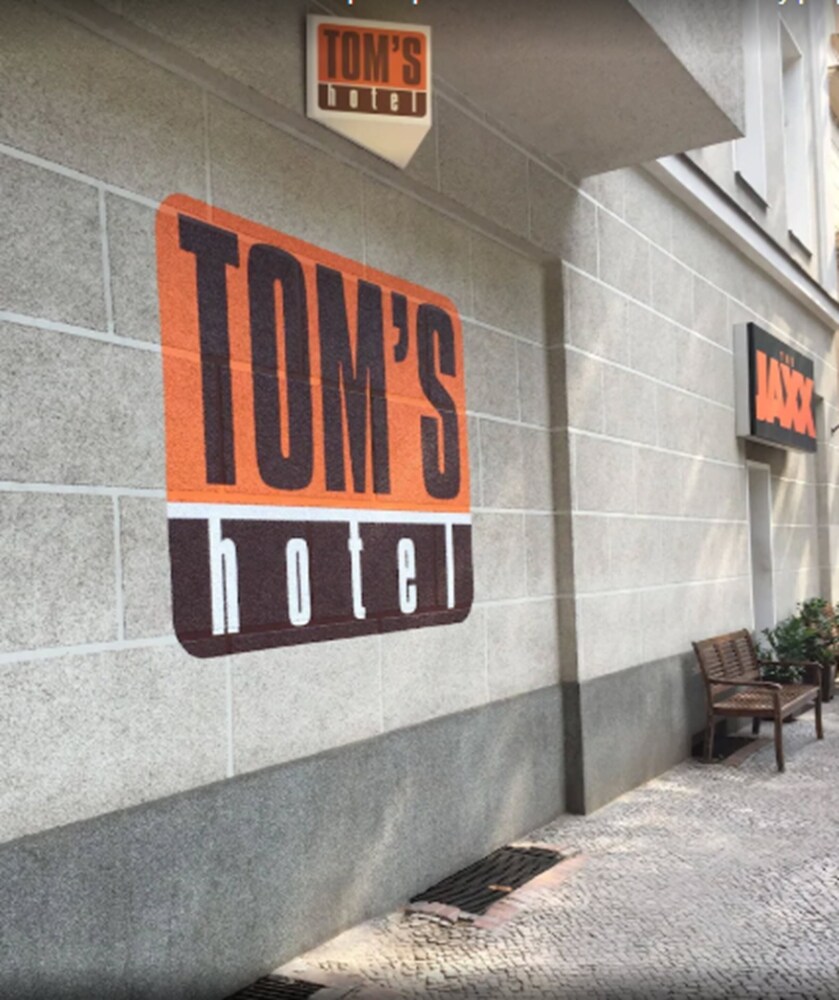Tom's Hotel - carbon neutral hotel in Berlin
