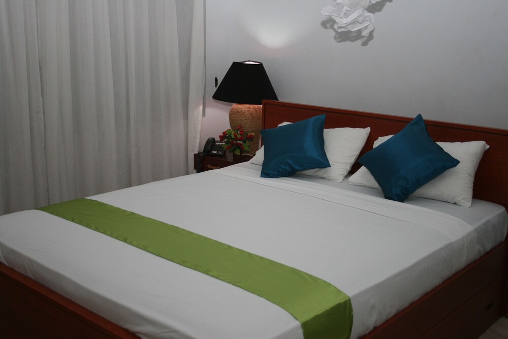 Blue Gum Hotel — hotel in Ja Ela