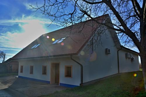 Vinařství Výmola — hotel in Mikulcice