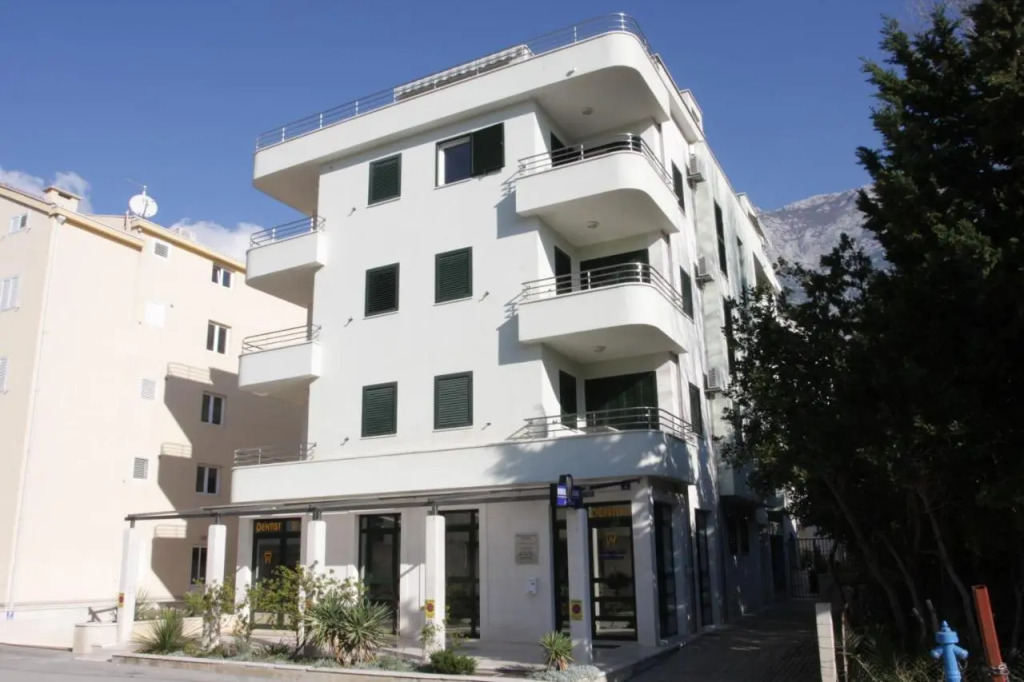 Apartments SUMIĆ Makarska — 4-Star Luxury Hotel in Makarska, Croatia