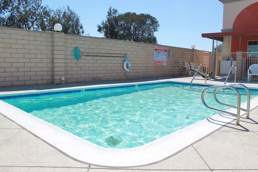 Crystal Inn Suites & Spas - photo 26