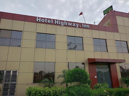 Hotel Highway inn in Sikandarabad, India