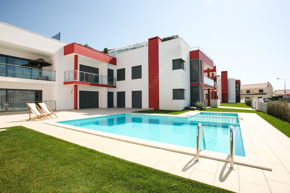 D Wan Deluxe Apartments — 4-Star Luxury Hotel in Peniche, Portugal