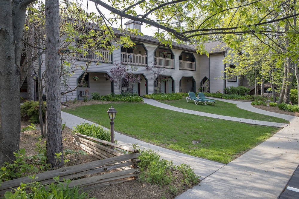Coachlite Inn - photo 43