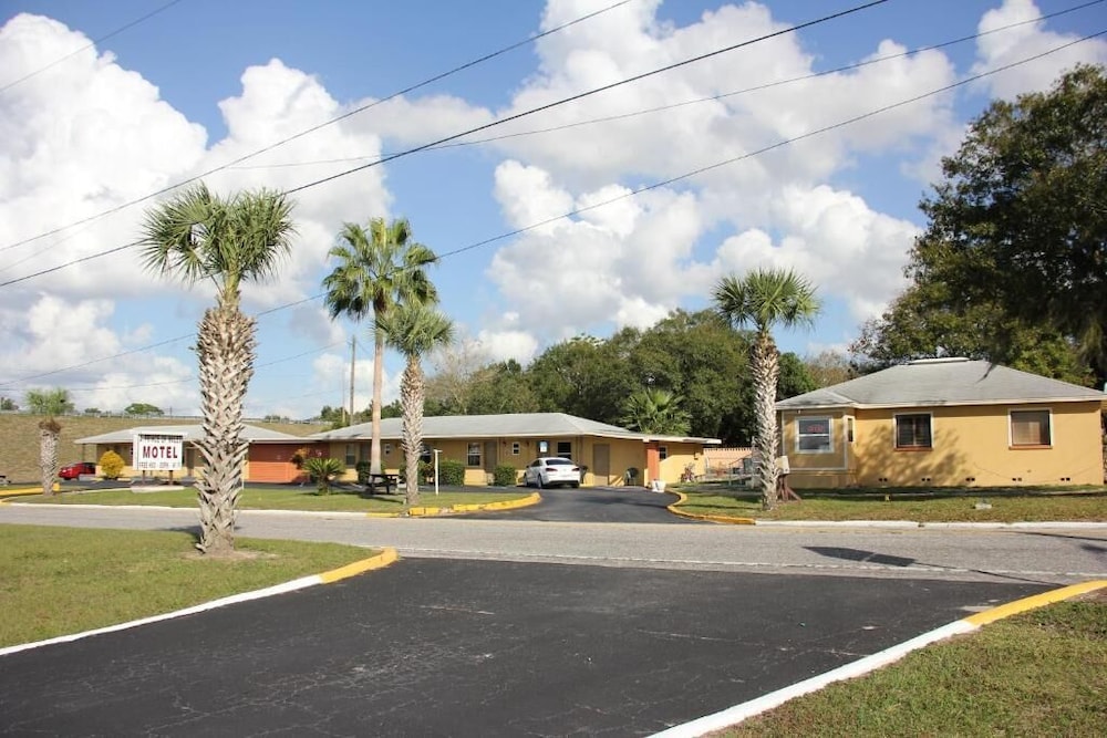 Prince of Wales Motel - photo 29