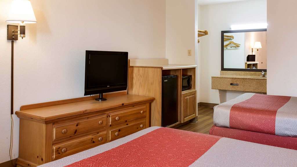Motel 6 Clarksville TN - photo 6