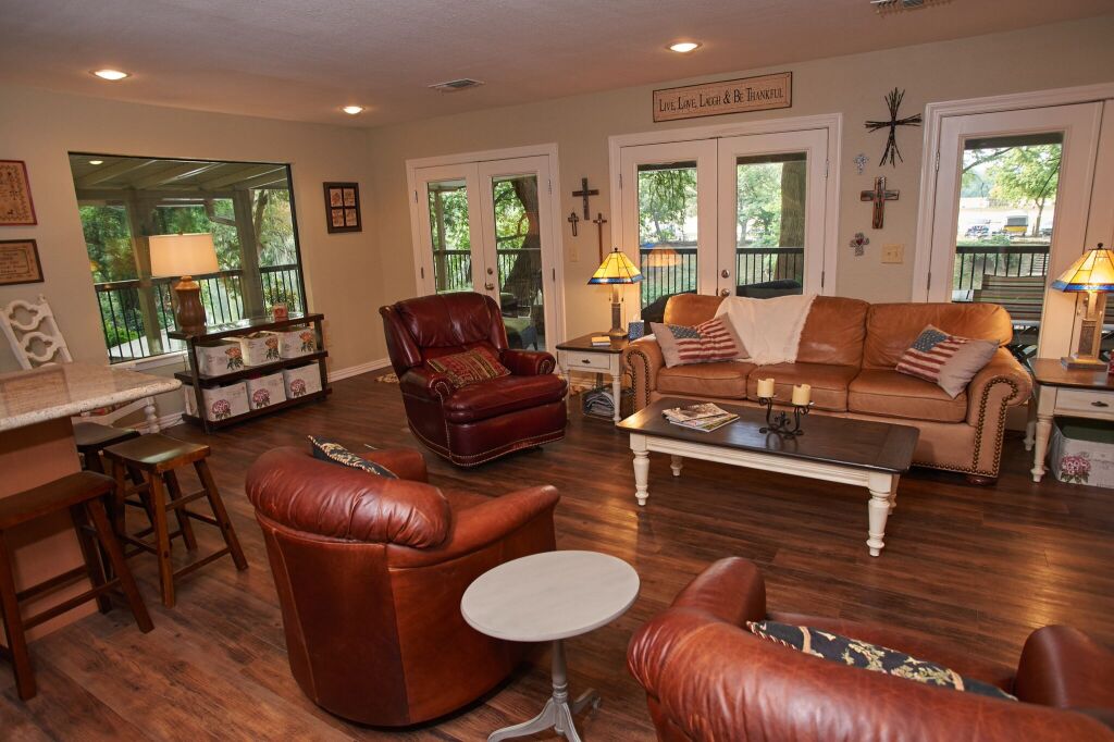 Leaning Oak Prd 923 in Canyon Lake, United States