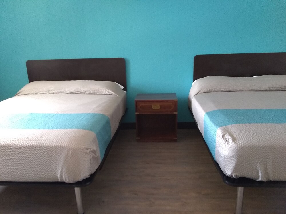 American Holiday Mesa Verde Inn - photo 20