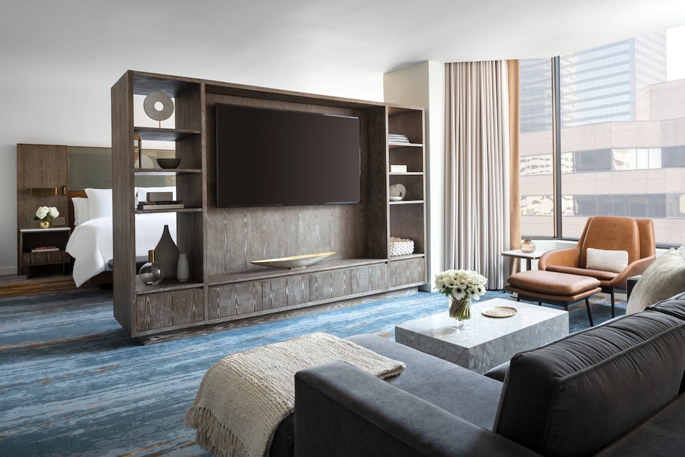 Four Seasons Hotel Houston - photo 16