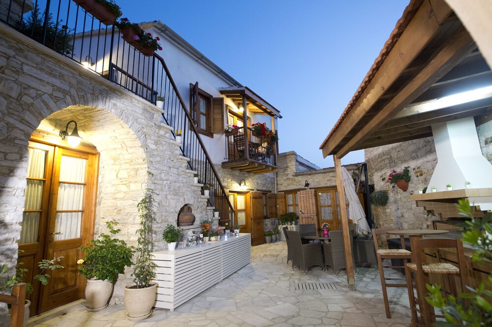 Anesi House