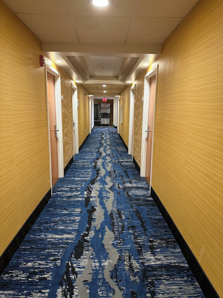 Plymouth Bay Inn and Suites - photo 21