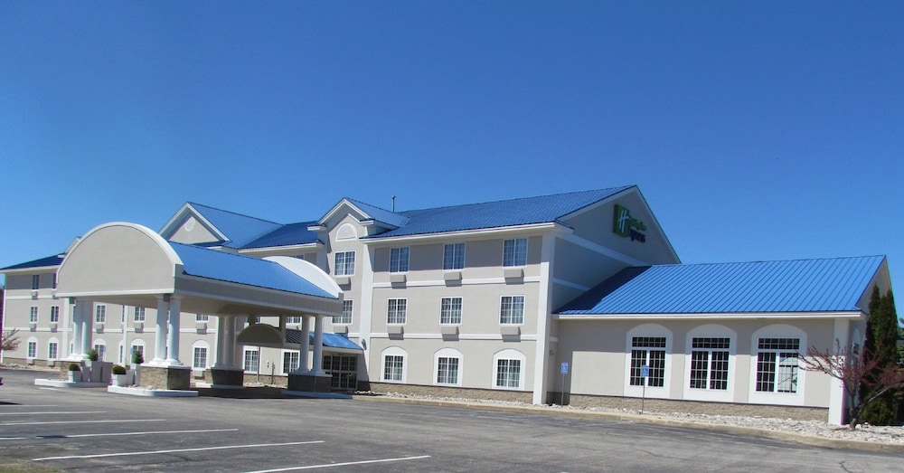 Holiday Inn Express Hotel & Suites Cadillac by IHG — hotel in Cadillac