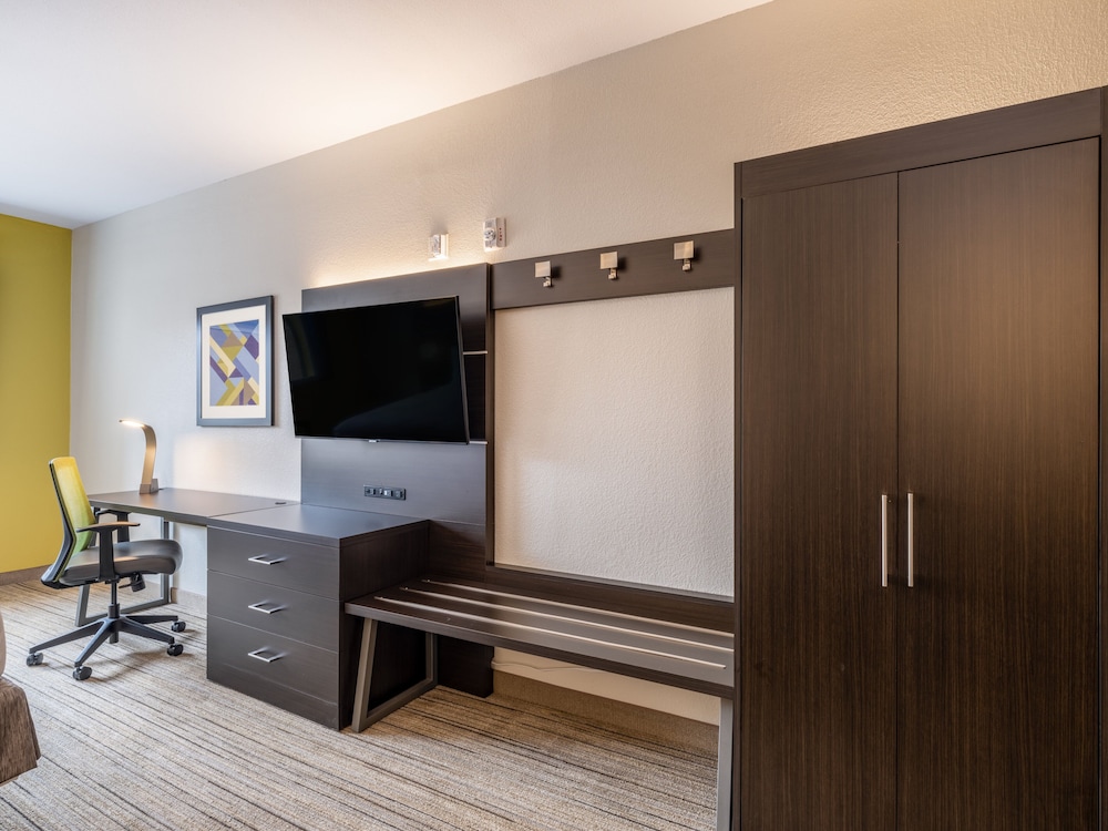 Holiday Inn Express Hotel & Suites Beaumont Nw By Ihg - photo 14