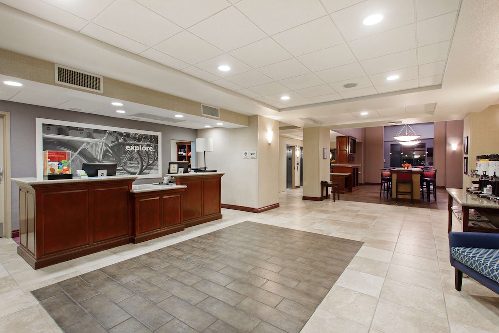 Hampton Inn & Suites Oakland Airport Alameda - photo 3